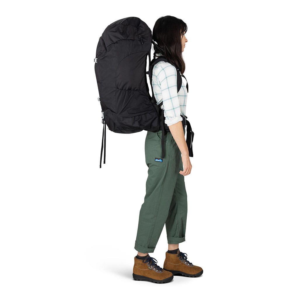 Osprey fairview trek 70 black on model