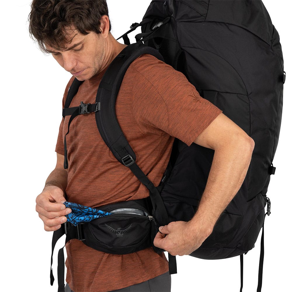 Osprey farpoint trek 70 black on model