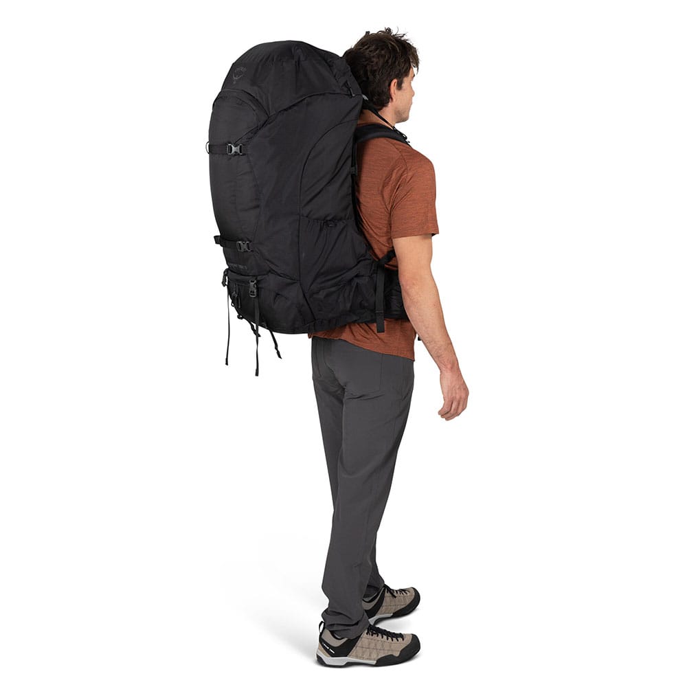 Osprey farpoint trek 70 black on model