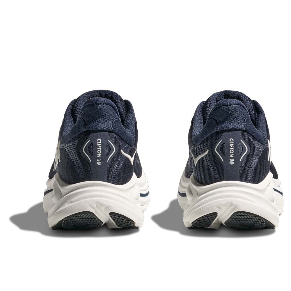 baksida häl på ett par Hoka Clifton 10 löparskor (herr)