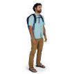 Osprey Farpoint 70 blue on model