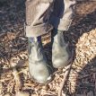person bär ett par Blundstone 1325 chelseas (barn/ungdom)