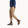 Blundstone 1609 chelseas (unisex) på en man