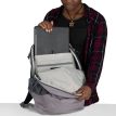 datorfack på en Osprey Axis vardagsryggsäck (unisex)