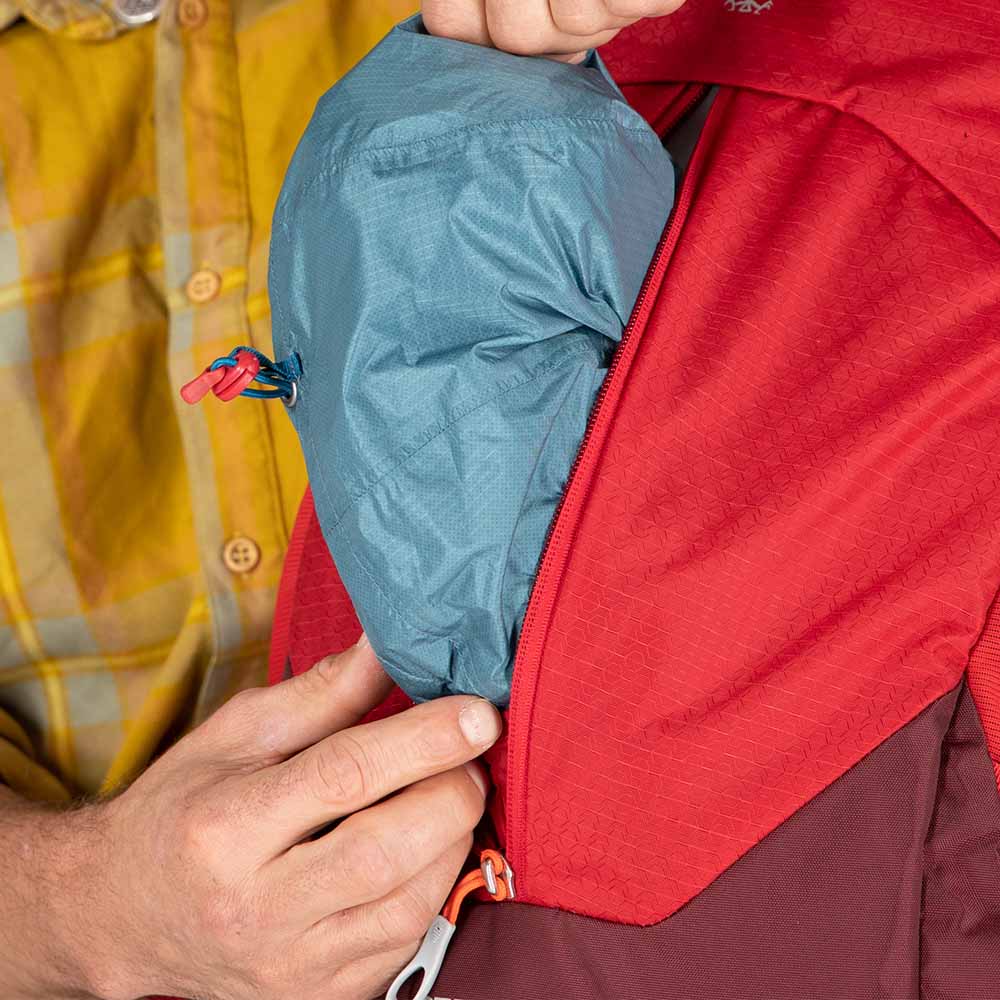 ett av facken på Osprey Stratos 34L vandringsryggsäck (herr)