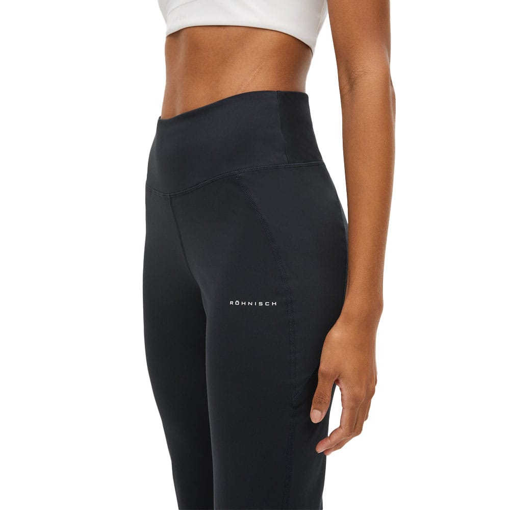 Röhnisch Flattering High Waist Pants (dam) snett framifrån.