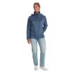 Women's PreCip® Eco Jacket på en modell