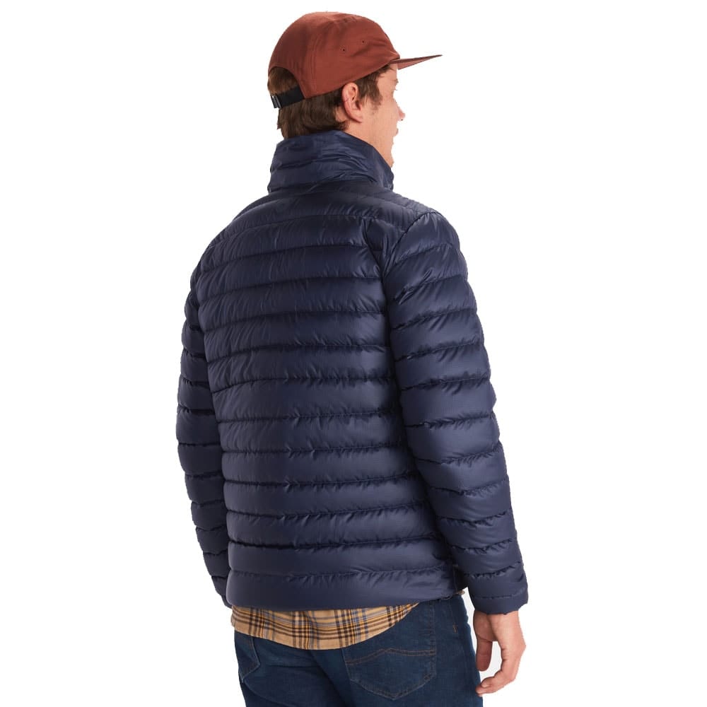 Marmot Highlander jacket (herr) på en modell som vänder ryggen mot kameran