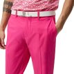 J.Lindeberg Ellott Pant lättviktsbyxor (herr) på en modell