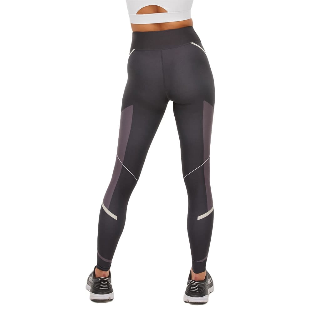 Sköna och snygga Röhnisch Printed High Waist Tights (dam) på en modell