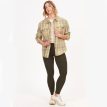 Wm Fairfax Lightweight Boyfriend Flannel på modell framifrån