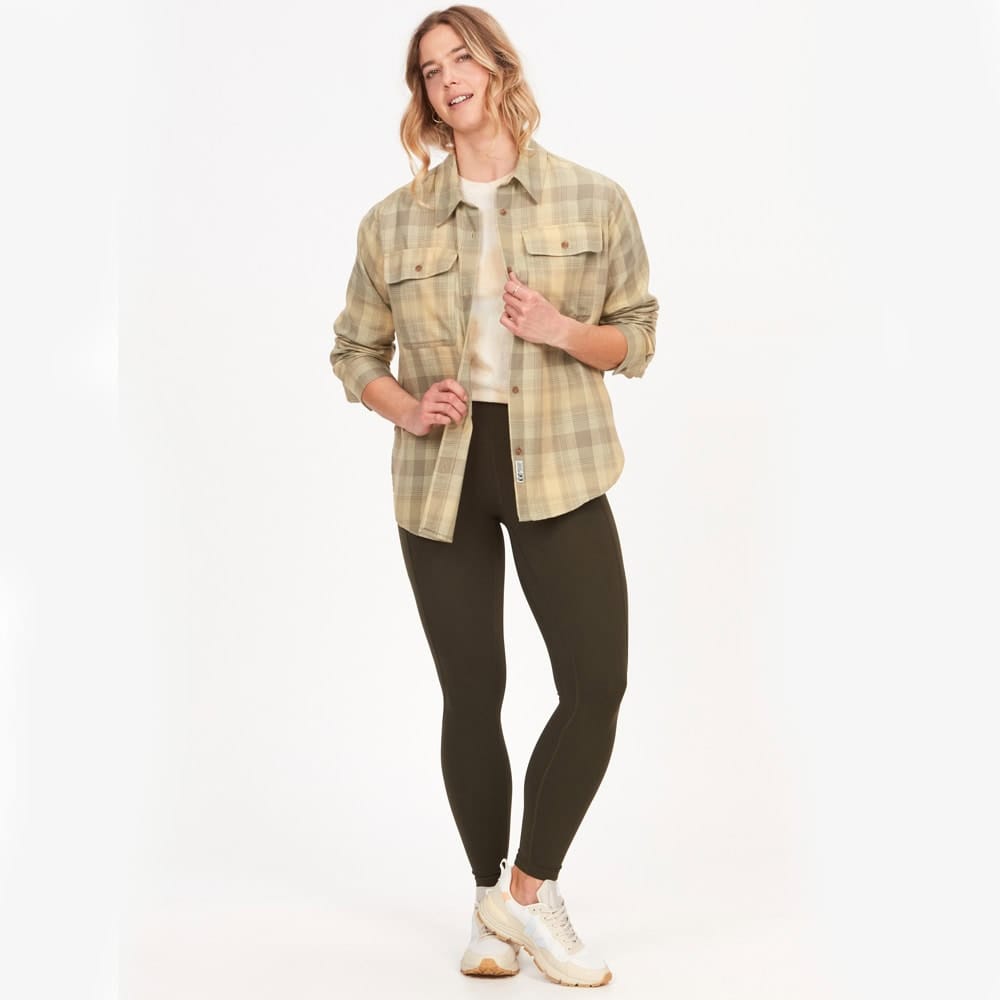 Wm Fairfax Lightweight Boyfriend Flannel på modell framifrån