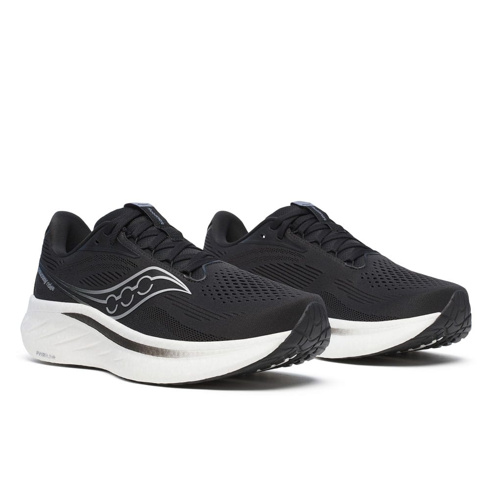 ett par svarta Saucony Ride 18 löparskor (herr)