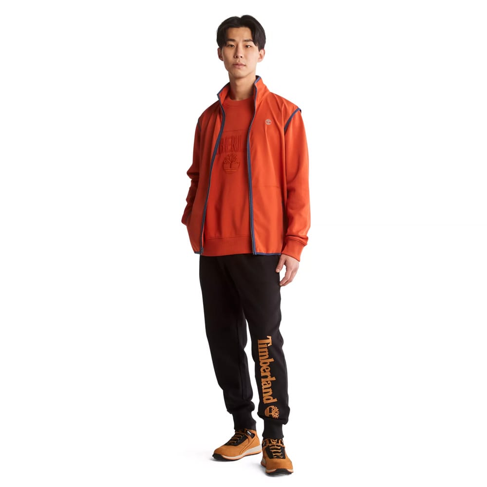 Man som bär träningsbyxor från Timberland Logo Tracksuit Bottoms
