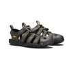 ett par Keen Men’s Clearwater CNX Leather sandaler (herr)