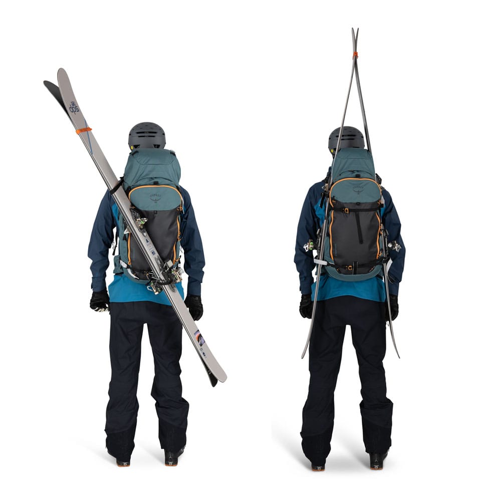 demostration om hur man hänger skidor på en Osprey Soelden 45 skidryggsäck (unisex)