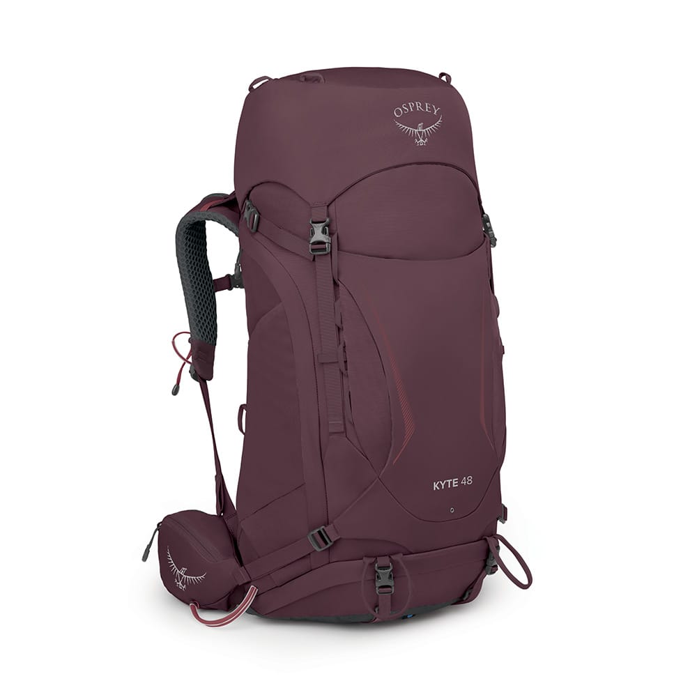 Lila dagsryggsäck från osprey 48 kyte på 48 liter.