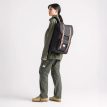 Herschel Little America 30 L vardagsryggsäck (unisex)på en modell