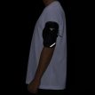 Mizuno Arm pouch (unisex) på en person