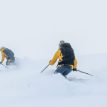 två modeller bär varsin Bergans Rondane V6 40L ryggsäck (herr)