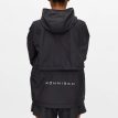 baksida av Wind Shield Run Jacket på en modell