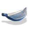Bekväm hängmatta från ENO JungleNest hammock i färgen blå.