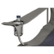 Närbild på vattenflaska placerad i Arm chair night blur hopfällbar stol från Easycamp.