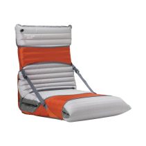 Multifunktionell Trekker Chair - både liggunderlag och stol från Therm-a-Rest.