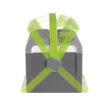Bild på Outwell kylväska i grå som demostrerar att det gröna handtaget går att fälla längst båda långsidorna.