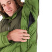 Närbild på PitZip på Marmot Shadow Jacket som reglerar kroppstemperaturen.