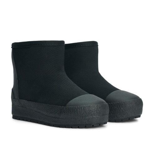 Varma vinterfodrade skor med förstärkt tå från Tretorn Arch Hybrid.