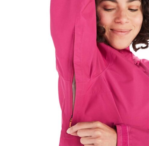 Modell använder Marmot Women's Minimalist Gore-Tex Jacket jacka (dam)