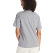 Kvinna som bär Marmot Women's Coastal Tee T-shirt grå