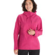 Kvinna som bär Marmot Women's Minimalist Gore-Tex Jacket fushia red