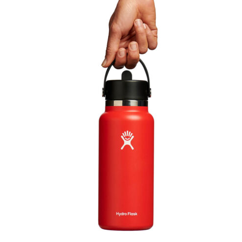 En person håller i Hydroflask Hydration Wide Flex Straw 32oz / 946 ml