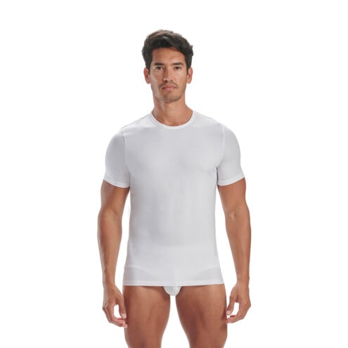 en vit Adidas Crew Neck Shirt 3-pack Tshirt (herr) på en modell