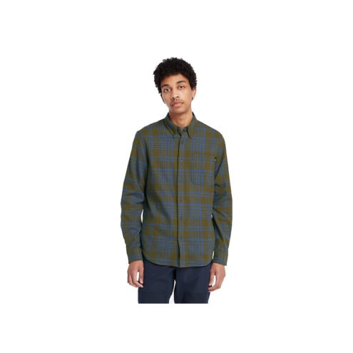 Timberland Heavy flannel check skjorta (herr) bärs av en modell som har den knäppt