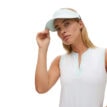 En modell bär sköna Röhnisch Abby Sleeveless Top träningströja (dam)