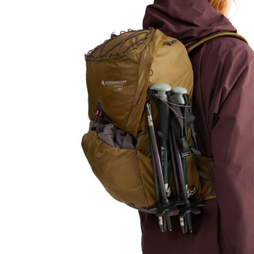 Plats för stavarna på Gilling Backpack lätt vandringsryggsäck 26L (unisex)