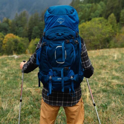 Osprey Aether 65L vandringsryggsäck (herr) på en modell