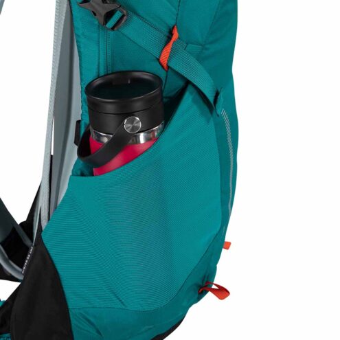 Meshficka på Osprey Hikelite 18L lätt dagsryggsäck (unisex) för vattenflaskor