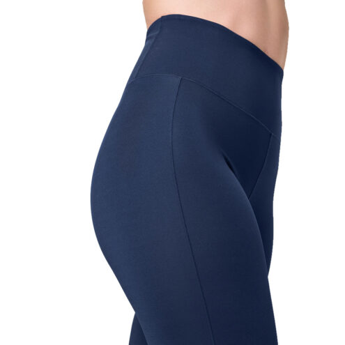 Ett par blåa Casall Flare High Waist Pant yogabyxor (dam)